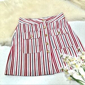 Super sweet VINTAGE mini skirt with gold detailing